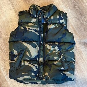 Old Navy Camouflage Puffer Vest for Kids